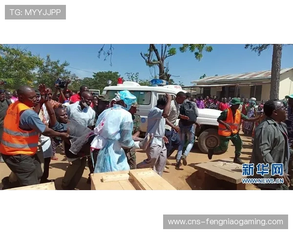 皇马悼念铁路事故遇难者，训练前默哀仪式举行